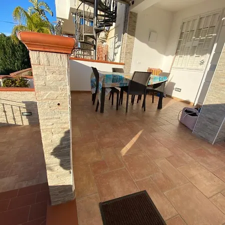 Cala Holidays Vicino Aeroporto&mare Apartment *